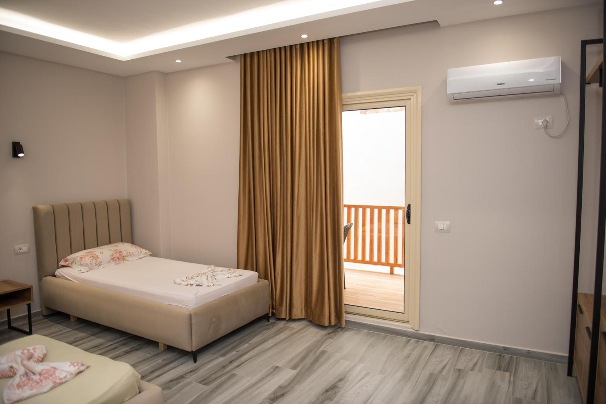New Donantelo Hotel Vlorë 外观 照片